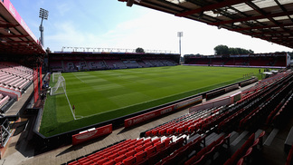 Quando Gabriel Jesus e Messi estão 'logo ali': conheça os menores estádios da Premier League e do Espanhol Vitality Stadium tem capacidade para menos de 12 mil torcedores