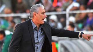 Tite se surpreende com rendimento da seleção brasileira na altitude Tite na partida contra a Bolívia