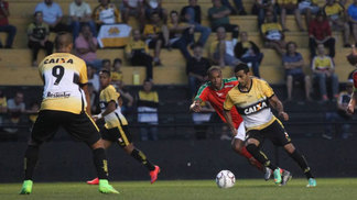 Criciúma supera o Boa em casa e encaminha permanência na Série B Criciúma reencontrou as vitórias ao bater o Boa por 2 a 0