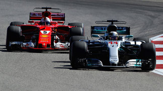 Hamilton vence pela quinta vez nos EUA, e só três desastres tiram seu quarto título na F-1 Lewis Hamilton levou um susto após a largada, mas superou Sebastian Vettel e venceu nos EUA