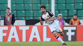 Ceará renova com Pedro Ken e Ricardinho para a Série A Pedro Ken comemora seu gol durante a partida entre Ceará e Figueirense