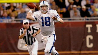 Com kicker e sem wide receiver: as posições dos MVPs das temporadas da NFL Peyton Manning durante a vitória dos Colts sobre os Lions no Thanksgiving de 2004
