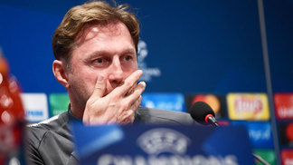 Técnico de time alemão esquece visto e quase fica fora de jogo da Champions Ralph Hasenhuttl Tecnico RB Leipzig Coletiva Champions 25/09/2017