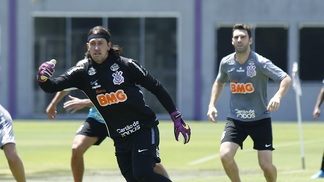 De região mais afetada de Nova York até cidade que mais sofreu na Espanha; compare e veja o absurdo do número de casos da COVID-19 no Corinthians Cássio durante treino do Corinthians, em 10 de março de 2020