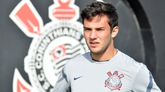 Após quase abandonar a carreira e vencer o desemprego, campeão mundial pelo Corinthians quer renascer na Série B 'Profissional', Giovanni é o camisa 10 do Corinthians na Copa do Brasil Sub-20
