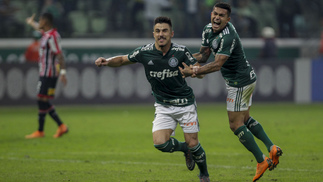 Robinho, Willian Bigode e o brilho discreto dos meio-craques Willian comemorando gol pelo Palmeiras