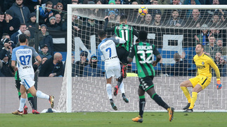 Icardi perde pênalti, Inter é derrotada fora de casa e vê distância para líder aumentar Sassuolo bateu a Inter por 1 a 0