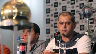 Duas semanas após deixar o Olimpia, Arce será técnico de algoz do Corinthians Arce agora será técnico do Guaraní