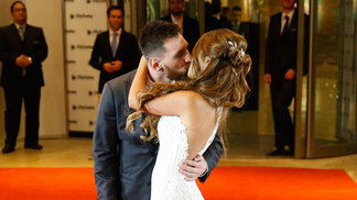 Messi e Antonella: os detalhes do casamento, que teve 260 convidados Messi e Antonella se casaram na noite desta sexta-feira
