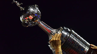 Contando tudo, quem tem mais títulos de clube na América do Sul: Brasil ou Argentina? Libertadores Troféu Grêmio Lanús 29/11/2017