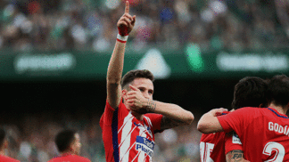 Atlético vence Bétis fora de casa no Campeonato Espanhol Saúl Comemora Gol Atlético de Madri Real Bétis Campeonato Espanhol Futebol 10/12/2017