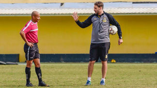 Ex-goleiro do Corinthians vira sensação como técnico na Série D do Brasileiro Wilson Junior comanda o São Bernardo