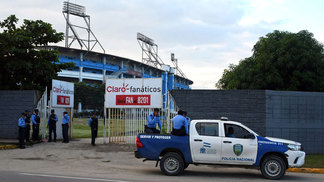 Vale uma vaga na Copa: ricos que moram no ‘paraíso’ contra pobres que vivem inferno de violência Estádio Olímpico Metropolitano será palco do jogo entre Honduras e Austrália