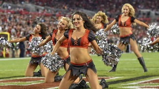 Cheerleaders da NFL denunciam assédio sexual institucionalizado na profissão Cheerleaders são polêmica na NFL