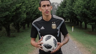Espanha, Alemanha, Argentina, Bélgica, Colômbia, México, Japão, Suécia e Rússia apresentam novas camisas 2 para a Copa do Mundo Argentina Nova Camisa 2 Adidas 200318