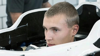 Williams deve escolher Sergey Sirotkin em vez de Robert Kubica Sergey Sirotkin, 17 anos, é uma aposta da Sauber para o futuro