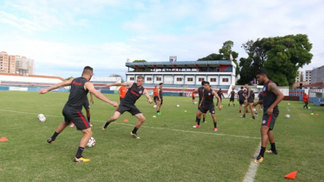 Ceará e Internacional se enfrentam de olho no G-4 da Série B Jogadores do Inter treinam antes do confronto com o Ceará