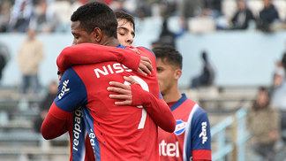 Defensor e Nacional vencem e disputarão final do Torneio Intermediário no Uruguai Nacional venceu o Cerro neste domingo