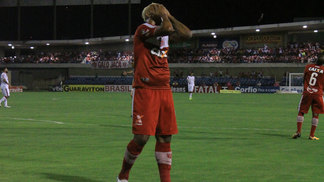 CRB sai na frente, mas cede empate ao Boa e fica perto da zona da degola da Série B O CRB apenas empatou com o Boa, em casa