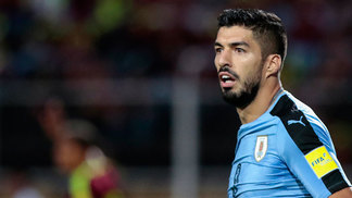 Uruguai treina com todos os olhares voltados para o joelho direito de Suárez Luis Suárez Uruguai Eliminatórias Sul-Americanas 07/10/2017