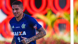 Guerrero retorna aos treinamentos e pode enfrentar o Botafogo nesta quarta Guerrero pode estar disponível para decisão na Copa do Brasil