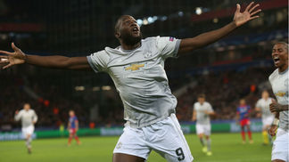 Lukaku brilha, Manchester United goleia CSKA fora de casa e segue perfeito na Champions Lukaku marcou dois gols na vitória do United