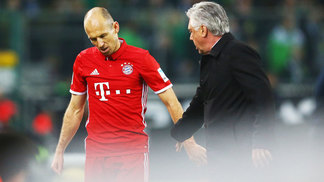 Contra acusações da imprensa, Robben nega ataque a Ancelotti Carlo Ancelotti Robben Bayern Borussia Monchengladbach Campeonato Alemão 19/03/2017