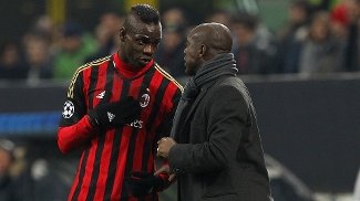 Guga vê duelo difícil contra Argentina, mas não descarta vitória brasileira Seedorf orienta Balotelli contra o Atlético de Madri