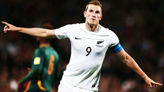 Nova Zelândia goleia Ilhas Salomão por 6 a 1 na primeira final das eliminatórias da Oceania Chris Wood Comemora Gol Nova Zelandia Ilhas Salomao Eliminatorias Copa-2018 01/09/2017