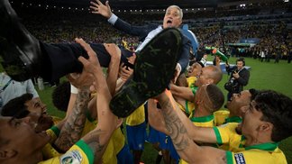 O título obrigatório veio. Que venham a sequência e a evolução do trabalho agora Comemoração da seleção brasileira após a conquista da Copa América