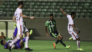 América-MG e Paraná ficam no empate e deixam Inter distanciar Luan, do América-MG