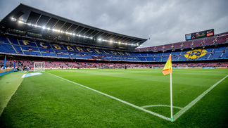 A 1ª missão de Coutinho: fazer com que o Barcelona deixe de ser grande da Europa com o estádio mais vazio Camp Nou antes da partida entre Barcelona e Levante