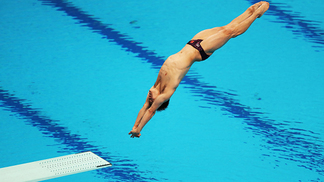 China domina dia dos saltos ornamentais no Mundial de esportes aquáticos Jianfeng Peng liderou dobradinha chinesa no trampolim de um metro