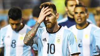 Grandes craques correm o risco de ficar fora da Copa; veja quem são eles Messi Lamenta Argentina Peru Eliminatórias Copa-2018 05/10/2017