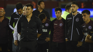 Após ser vice da Libertadores contra o Grêmio, técnico do Lanús acerta com time espanhol Jorge Almirón Lanús Grêmio Libertadores Futebol Getty