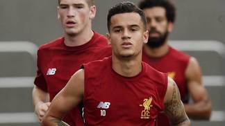 Liverpool rejeita oferta de R$ 290 milhões do Barcelona por Philippe Coutinho Philippe Coutinho em treino do Liverpool em Hong Kong, na pré-temporada