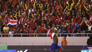 'Espero que possamos ganhar do Brasil', diz zagueiro herói da classificação de Costa Rica Kendall Waston comemora gol que classificou Costa Rica para a Copa