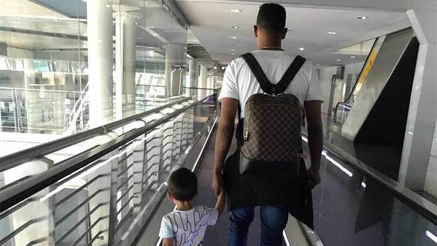 Fernando, do Manchester City, postou foto com filho: 'Novo desafio' Fernando, do Manchester City, postou foto com filho: 'Novo desafio'