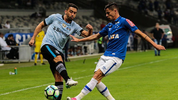 Cruzeiro e Grêmio empataram em 3 a 3 na oitava rodada do primeiro turno Cruzeiro e Grêmio empataram em 3 a 3 na oitava rodada do primeiro turno
