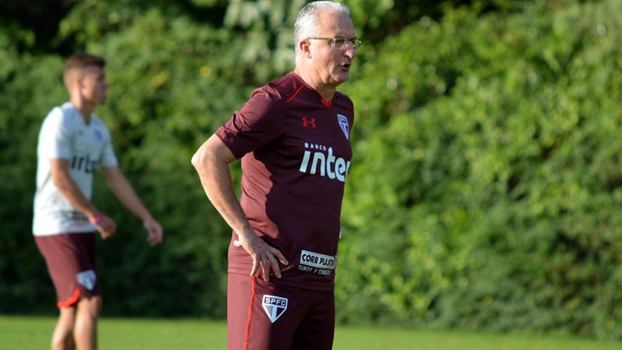 Dorival vai mudar o São Paulo para o duelo contra o Cruzeiro, no Morumbi Dorival vai mudar o São Paulo para o duelo contra o Cruzeiro, no Morumbi