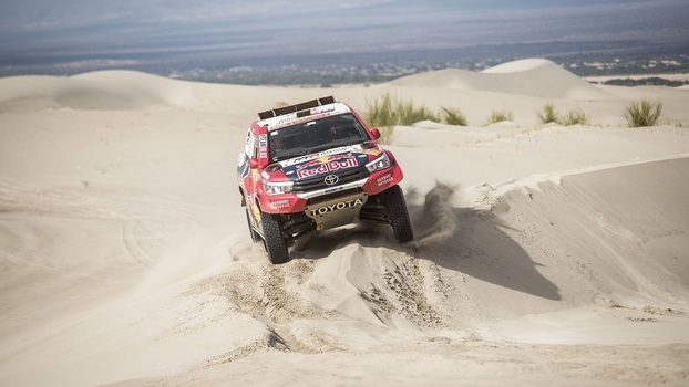 Nasser Al-Attiyah / Mattieu Baumel (Toyota Hilux V8) Nasser Al-Attiyah / Mattieu Baumel (Toyota Hilux V8)