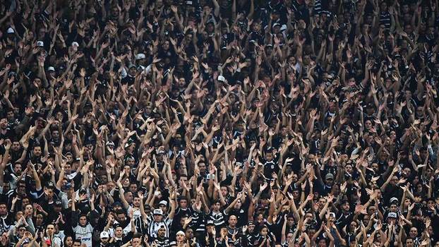 Em alta, Corinthians reage, passa Palmeiras e volta a liderar ranking de sócios-torcedores no Brasil