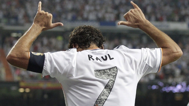 Em Dia Nostálgico Raúl Volta Ao Santiago Bernabéu E Marca Em Goleada Do Real Madrid Espn