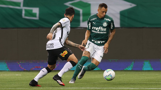 Breno Lopes em ação contra o Corinthians Breno Lopes em ação contra o Corinthians