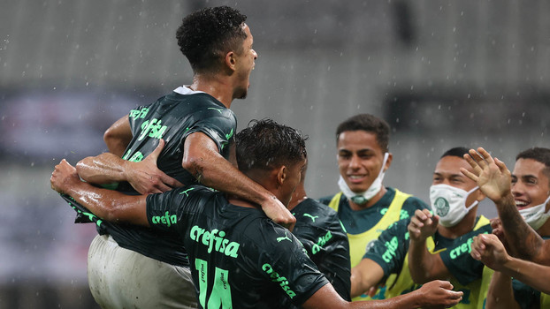 Gabriel Silva comemora primeiro gol pelo Verdão Gabriel Silva comemora primeiro gol pelo Verdão
