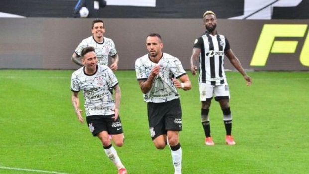 Renato Augusto comemora o gol e seu retorno ao Corinthians Renato Augusto comemora o gol e seu retorno ao Corinthians