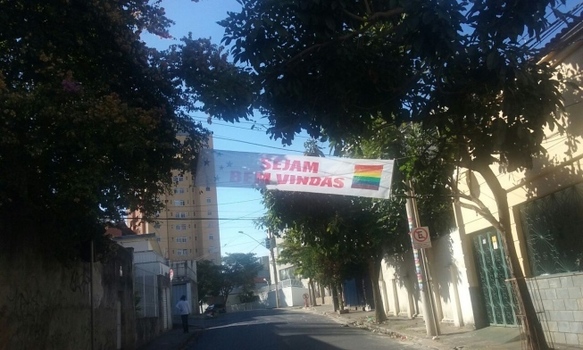 Faixa estendida na rua Córrego da Mata, em Belo Horizonte Faixa estendida na rua Córrego da Mata, em Belo Horizonte