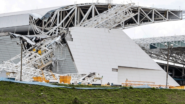 Seis pessoas são denunciadas por mortes na Arena Corinthians após queda de guindaste