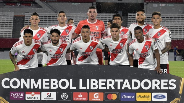Elenco do River Plate posa para foto antes de partida pela Copa Libertadores Elenco do River Plate posa para foto antes de partida pela Copa Libertadores