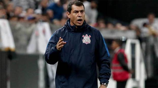 Carille relembra 2014 e pede calma para o clássico